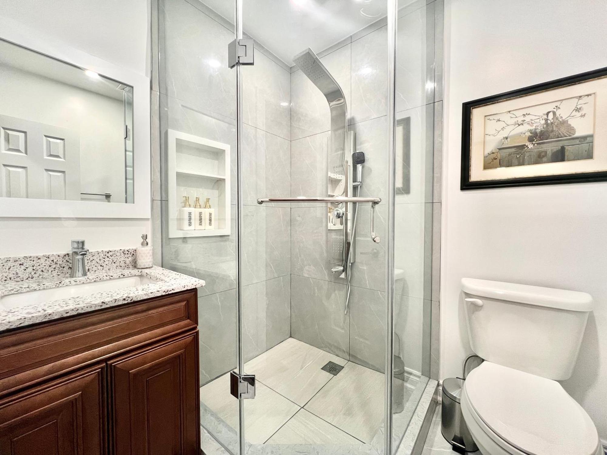 Upgraded Rooms With Bath 7-Min To Subway Near Downsview Rogers Stadium Toronto Extérieur photo