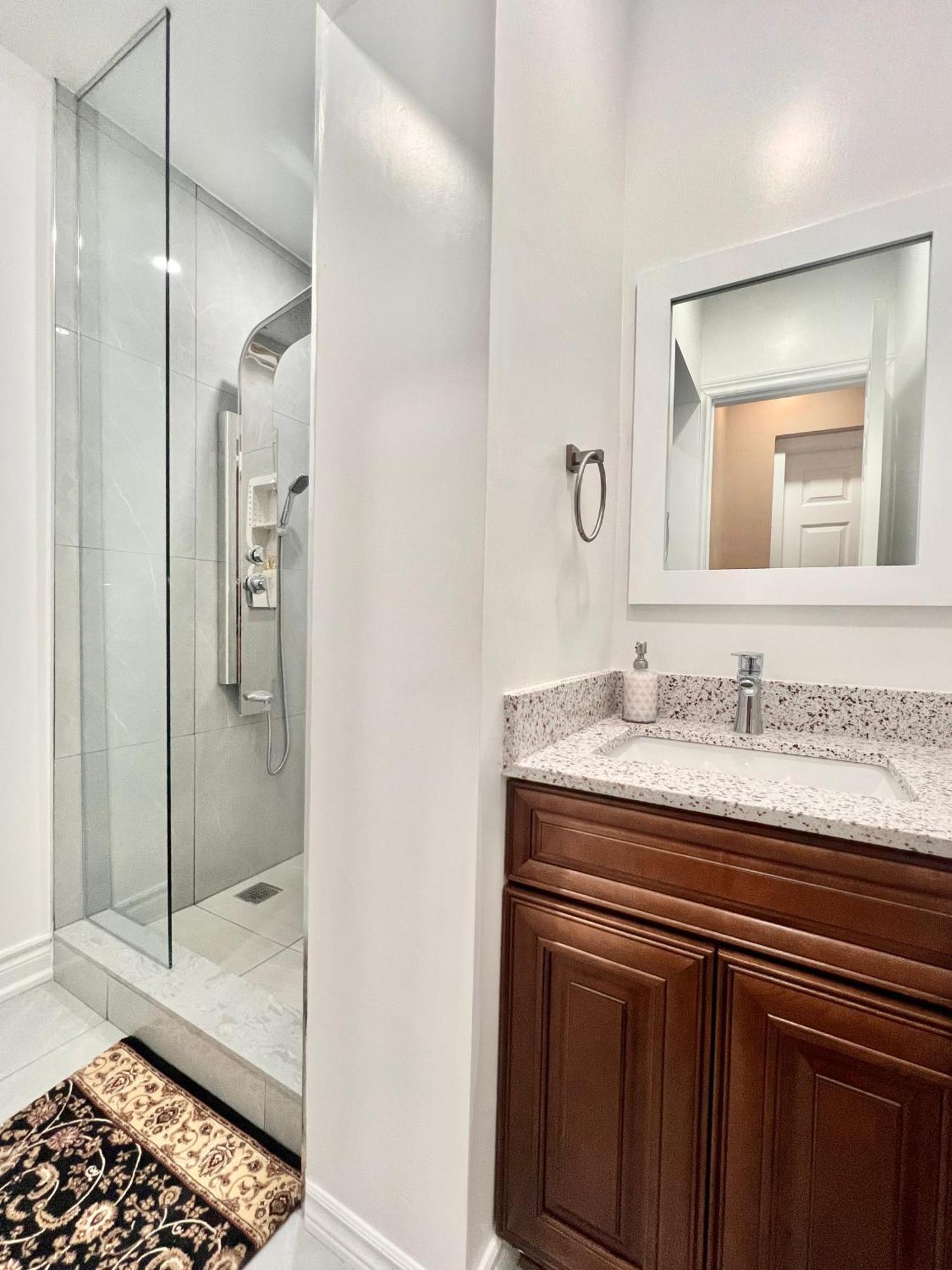 Upgraded Rooms With Bath 7-Min To Subway Near Downsview Rogers Stadium Toronto Extérieur photo